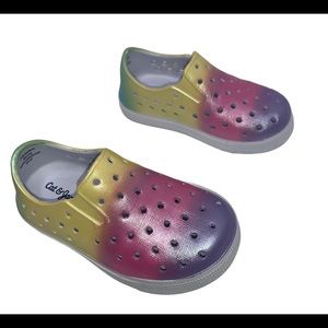 Cat & Jack Baby Size 5 Rainbow Slip On Water Shoes